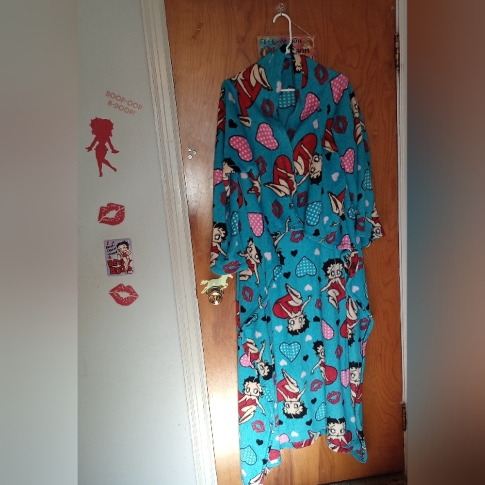Betty Boop Red and Blue Playful Robe